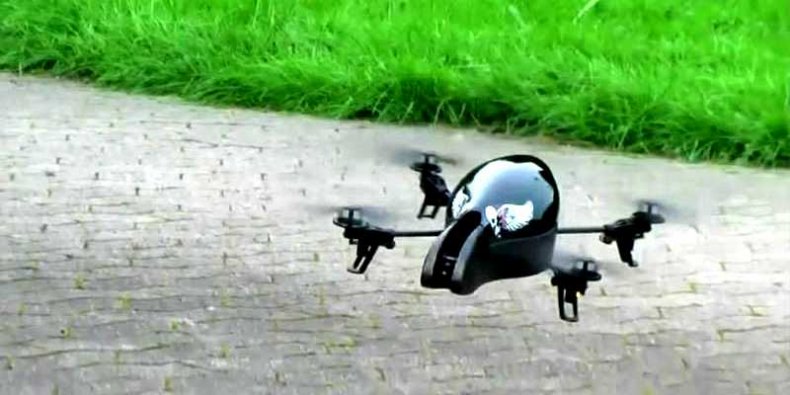 Quadrokopter Parrot AR.Drone - Quadrokopter Parrot AR.Drone