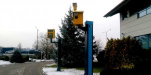 Fotoradary przed siedzibą Centrum Automatycznego Nadzoru nad Ruchem Drogowym