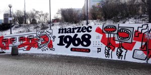 Mural "Marzec '68" - przy stacji "Metro Centrum". Autor: Andrzej Wieteszka