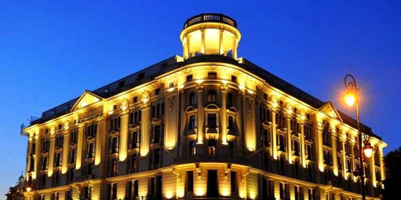 Hotel Bristol w Warszawie nocna oprawa