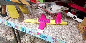 Uroczystość nadania imienia Jacka Kucharskiego modelarni lotniczej w Szkole Podstawowej nr 166 im Żwirki i Wigury w Warszawie