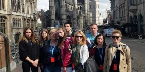 Wizyta w Brukseli młodzieży z 7-6 HP i MOS nr 6 - Młodzież podczas zwiedzania zabytków Brukseli…