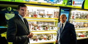 Prezentacja 75. Tour de Pologne - (od lewej) Minister Witold Bańka i Czesław Lang