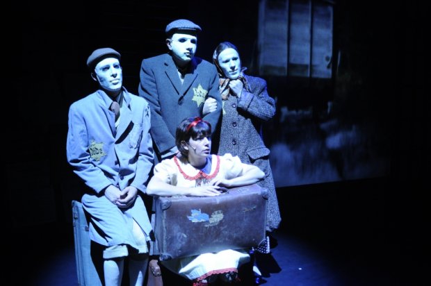 Hana's suitcase - Teatr Naphesh