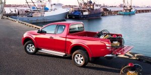 Mitsubishi pickup truck - rok 2014