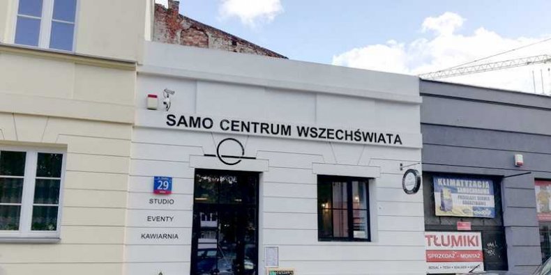 Samo Centrum Wszechświata - jest na Woli na ul. Chłodnej.