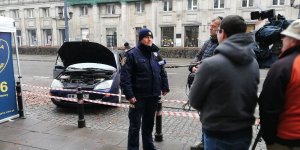 Pokaz zderzenia autobusu MZA z samochodem osobowym - opowiada przedstawiciel Straży Miejskiej w Warszawie