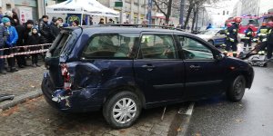 Pokaz zderzenia autobusu MZA z samochodem osobowym