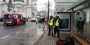 Pokaz zderzenia autobusu MZA z samochodem osobowym