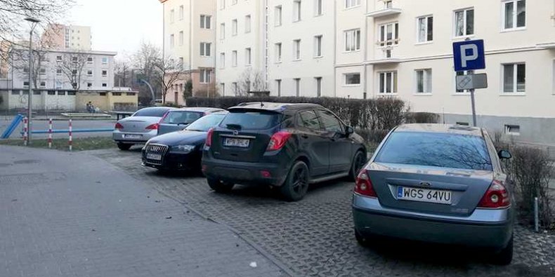 Parkowanie na podwórkach - Wola, ul. Gibalskiego