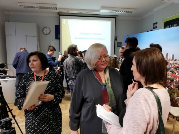 Anna Koszycka dyrektor LO im. Czackiego, w którym odbywała się konferencja.