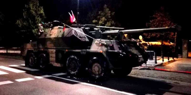 Przed defiladą w 2016 roku. Aleje Ujazdowskie.