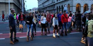 Night Skating - czyli masowy przejazd rolkarzy ulicami miasta