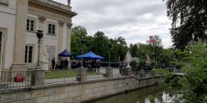 Piknik Komendy Stołecznej Policji w 100. rocznicę utworzenia Policji Państwowej - uroczystości przez Pałacem na Wodzie.