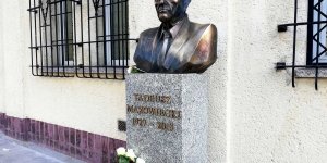 Pomnik Tadeusza Mazowieckiego