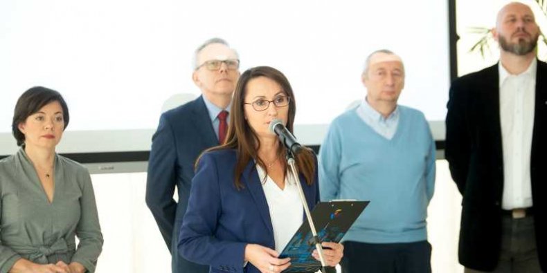 Renata Kaznowska, wiceprezydent Warszawy podczas konferencji prasowej