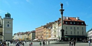 Plac Zamkowy i kolumna Zygmunta foto SchiDD (Wikimedia)
