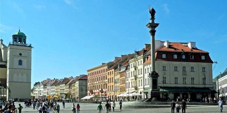 Plac Zamkowy i kolumna Zygmunta foto SchiDD (Wikimedia)