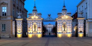 Uniwersytet Warszawski - brama główna 12 kwietnia 2020 r. Foto Andrzej Seta