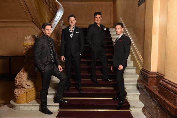 IL Divo na schodach