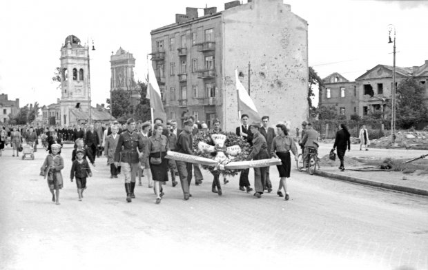 Marsz Pamięci 1 sierpnia 1945 r. foto Ryszard Witkowski