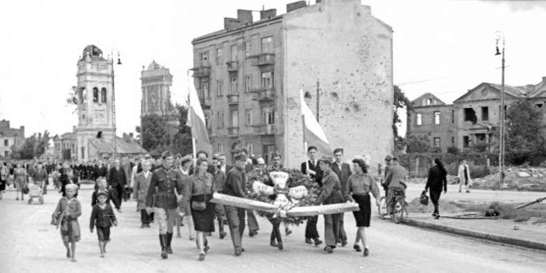 Marsz Pamięci 1 sierpnia 1945 r. foto Ryszard Witkowski