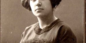 Aleksandra Doney (1895-1918) - studentka na Wydziale Lekarskim UW. Jedna z 5 studentek, która oddała życie w walce o niepodległość kraju.