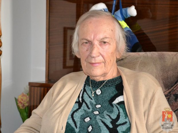 Pani Leokadia Krajewska (Lodzia Milicjantka) na zasłużonej emeryturze, w domu na Żoliborzu.