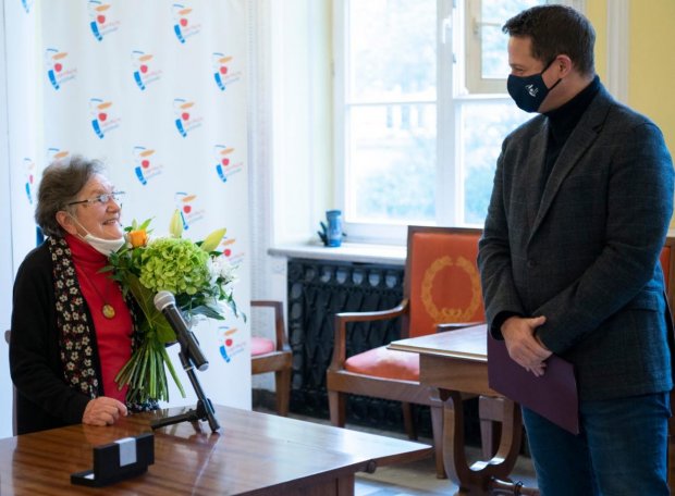 Pani Wanda Traczyk-Stawska i prezydent Rafał Trzaskowski