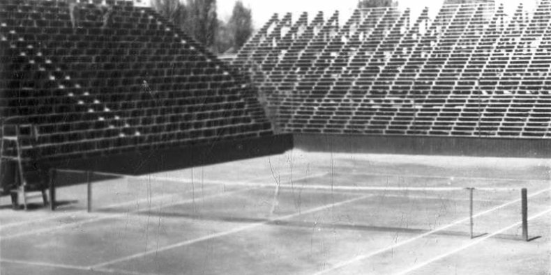 Korty tenisowe Legii w Warszawie - W trakcie remontu po II wojnie światowej (fot: Socjalistyczna Agencja Prasowa)
