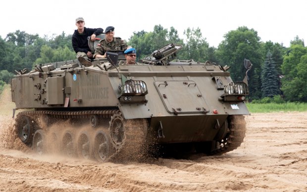 Brytyjski FV439 Trojan na Pikniku Grupy Militarnej Pilica. Fot. Mirek Rutkowski