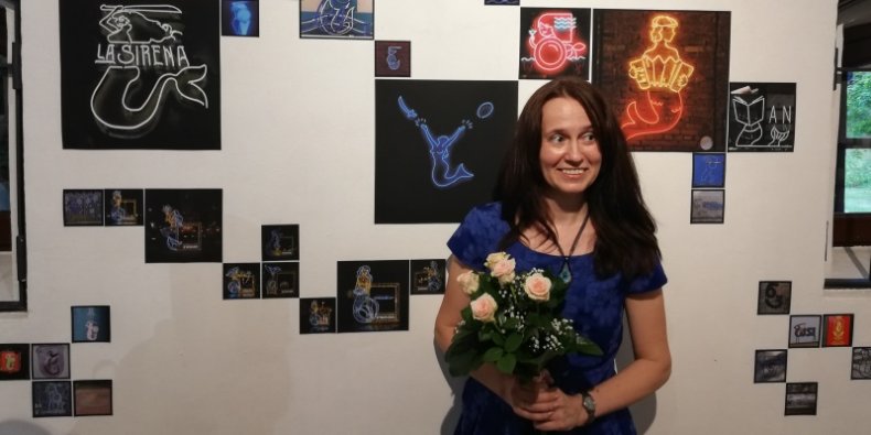 Monika Gliga i jej syrenki na wystawie w Galerii Brama Bielańska