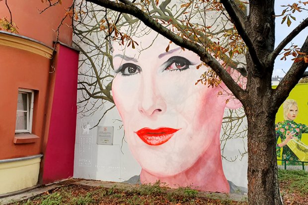 Mural autorstwa Bruno Althamera poświęcony Korze Jackowskiej przy ul Nowy Świat 18-20 fot Michał Wojtas
