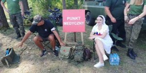 Punkt Medyczny Pucharu Piłki Błotnej w Tomczycach. Grupa Militarna Pilica