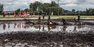 Błotna Liga Mistrzów - błotne boisko