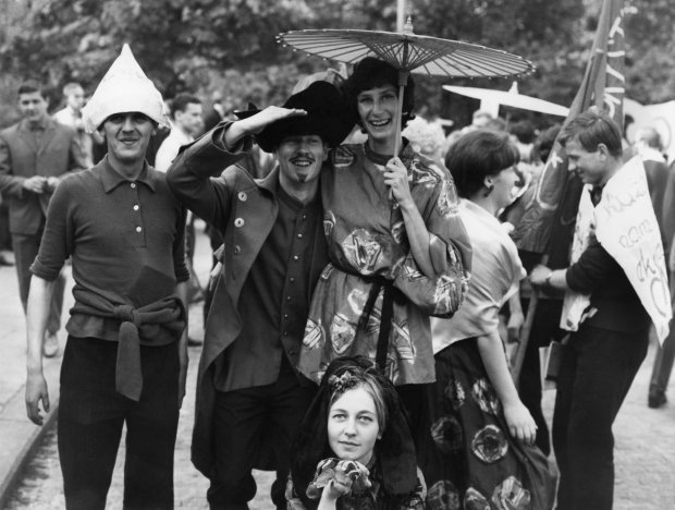 Irena Kirszenstein na paradzie w trakcie Juwenaliów Uniwersyteckich Foto ze zbiorów Janusza Szewińskiego