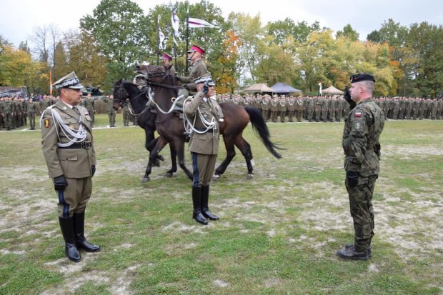 Meldunek odbiera gen. brygady Artur Jakubczyk, Zastępca Dowódcy 18. Dywizji Zmechanizowanej 