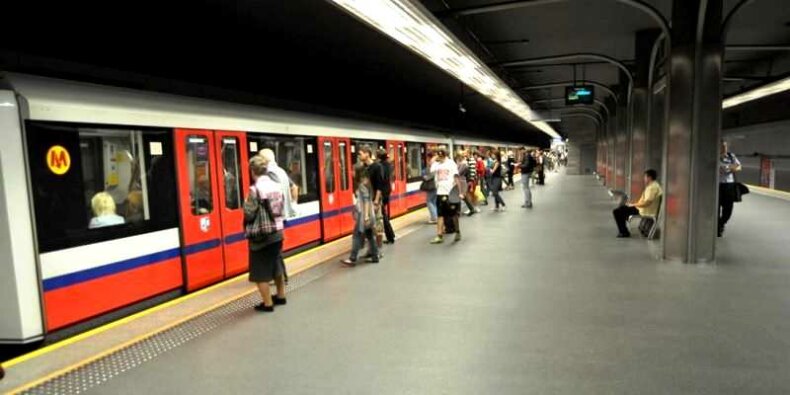 Metro Warszawskie stacja Ratusz-Arsenał