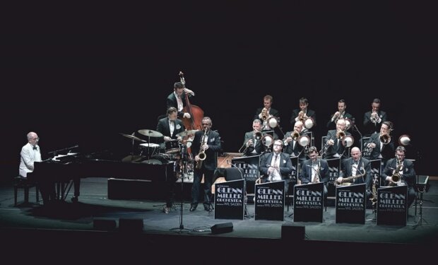 Glenn Miller Orchestra podczas występu