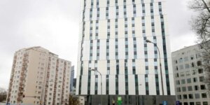 Hotel Holiday Inn widok od strony południowo-wschodniej z ulicy Złotej