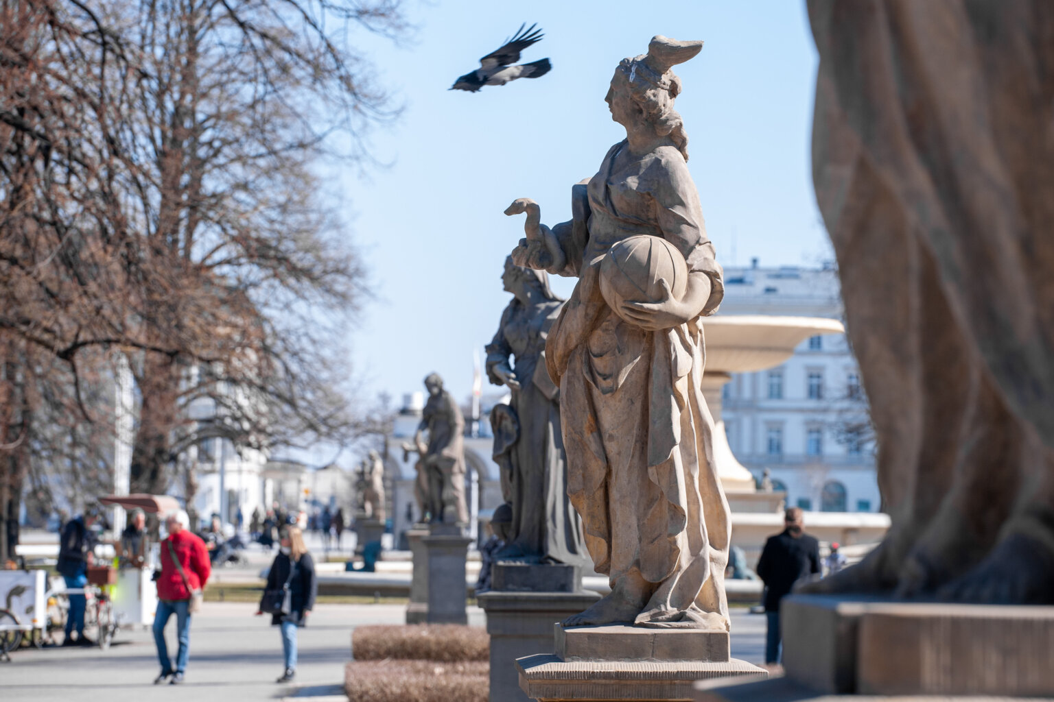 Rzeźby w Ogrodzie Saskim | Warszawa.pl