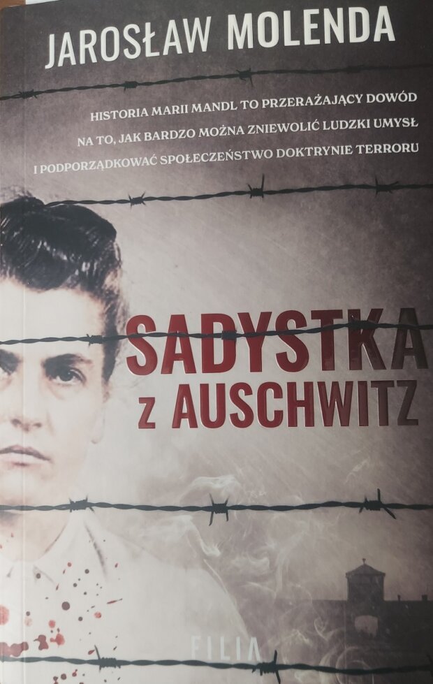Sadystka z Auschwitz okładka książki