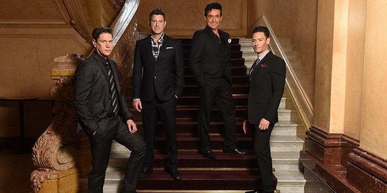 IL DIVO na schodach