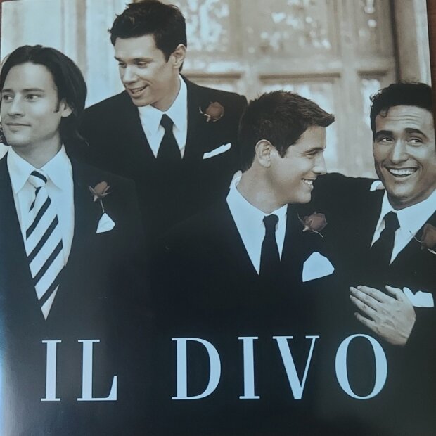 IL DIVO pierwszy album zespołu