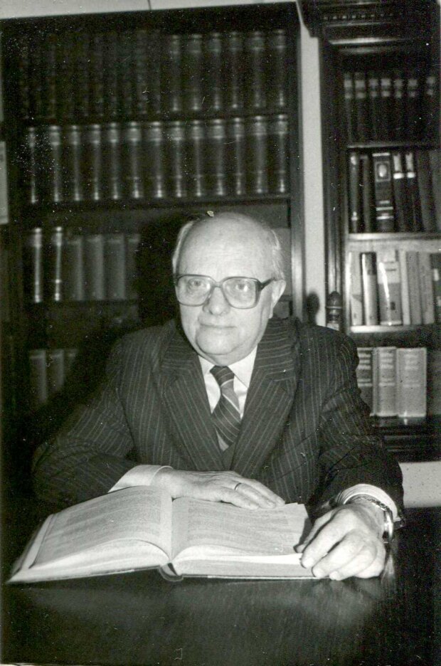 Profesor Zbigniew Wójcik podczas jubileuszu w Instytucie Historii PAN, rok 1992..Fot. z arch. Mariusza Kolmasiaka.