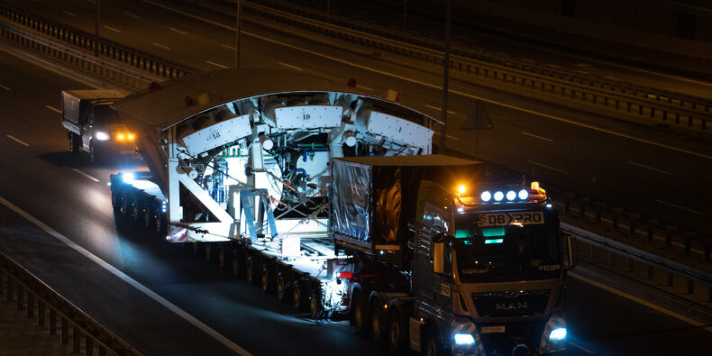 Transport tarczy TBM przez Warszawę