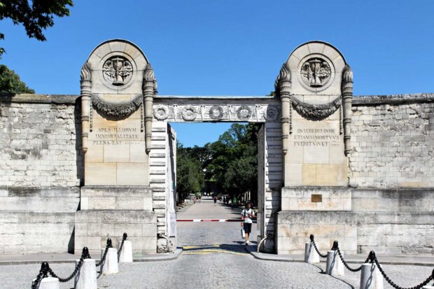 Cmentarz Père-Lachaise wejście główne fot Coyau Wikimedia