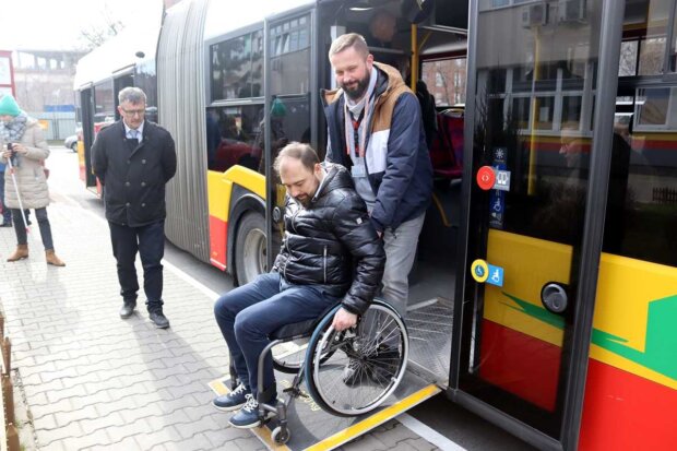 Szkolenie w MZA dla kierowców z pomocy dla osób z niepełnosprawnościami. Fot. MZA Warszawa