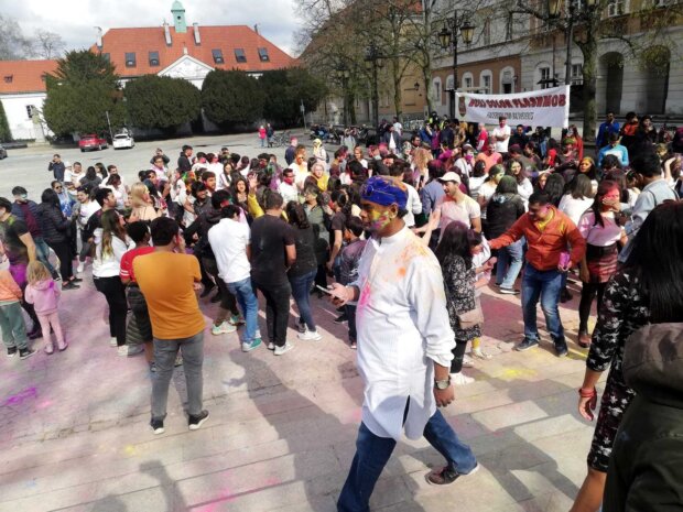 Razvi Husaini - Holi Color Flashmob 2023 w Warszawie