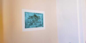 Tablica pamiątkowa poświęcona pamięci studentów Instytutu Puławskiego